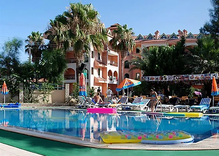 فندق Club Dorado 3*