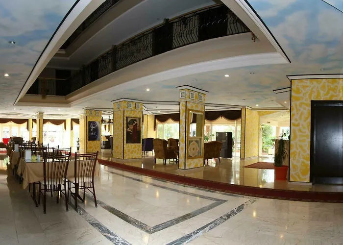 Club Dorado Hotel 3*