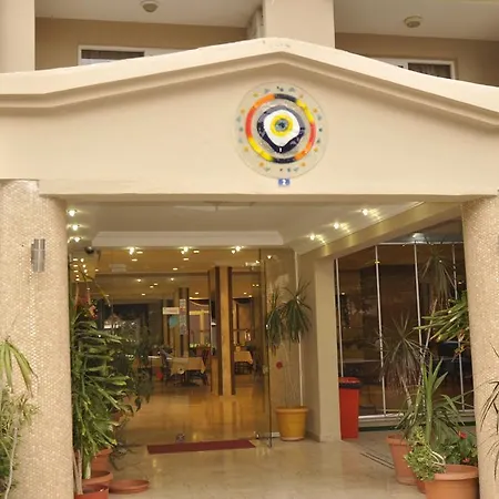 Club Dorado מרמריס