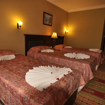 Club Dorado マルマリス