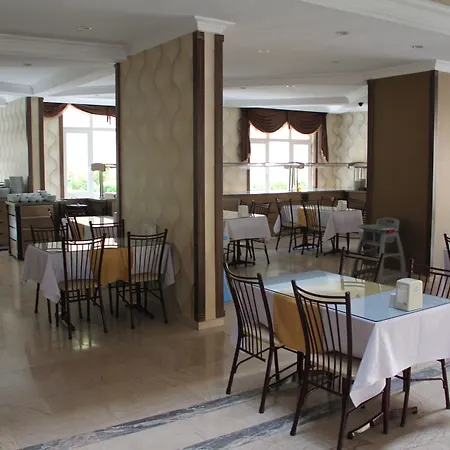 Club Dorado 3* מרמריס