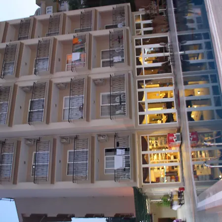 Club Dorado 3* מרמריס