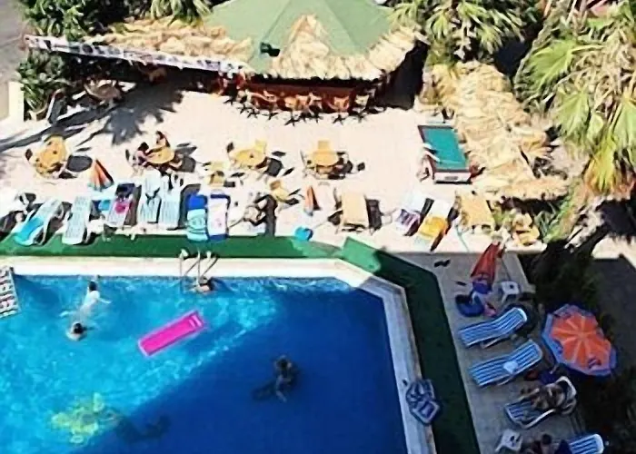 Club Dorado Hotell 3*